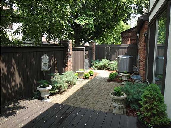 3rd image of 215 Saint Pierre St #B