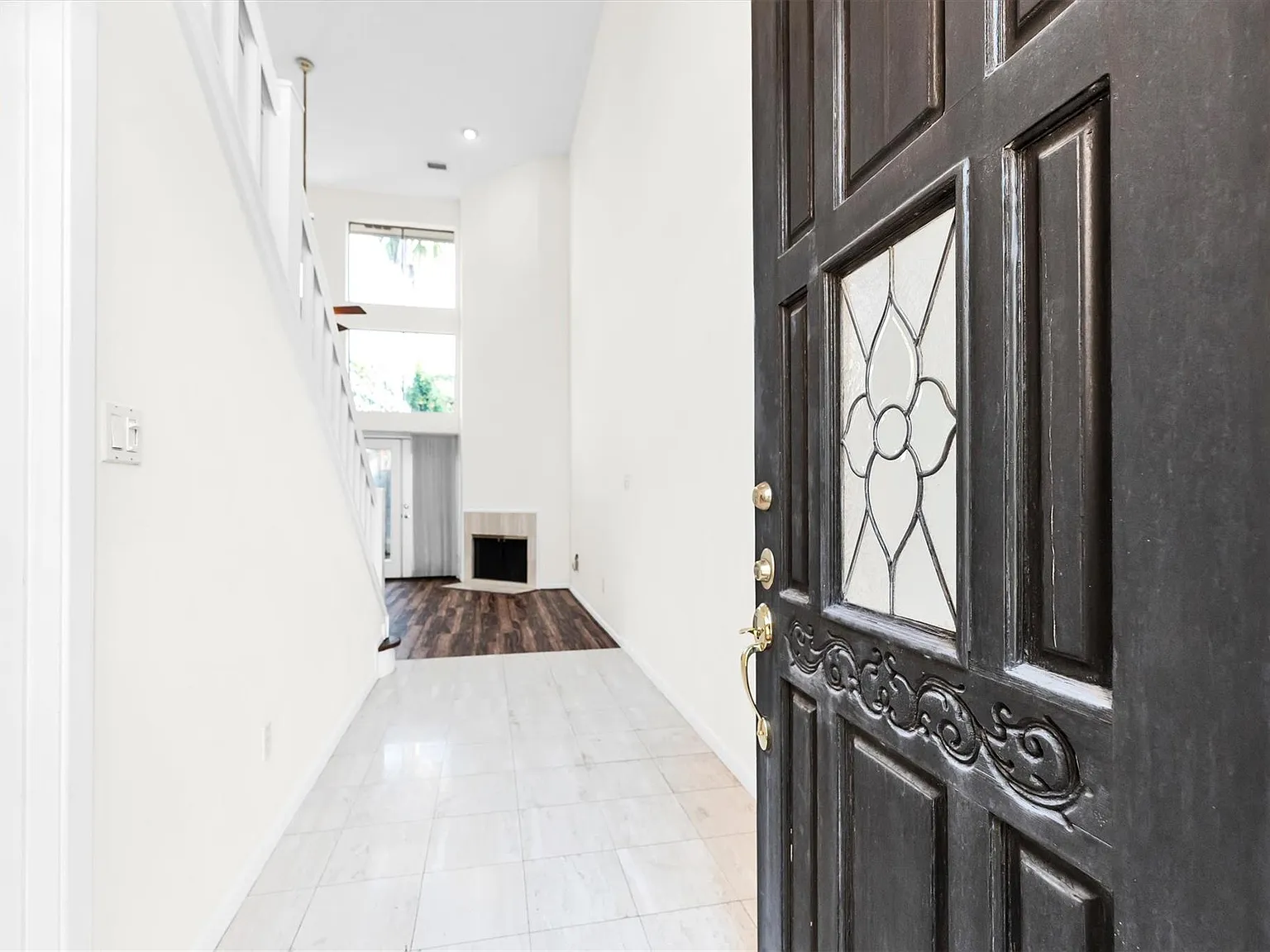 2 bed, 2.5 bath, 1431 sqft, $2,400 — Photo 2