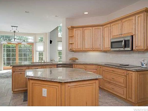 5th image of 65 Nature Cove Ct