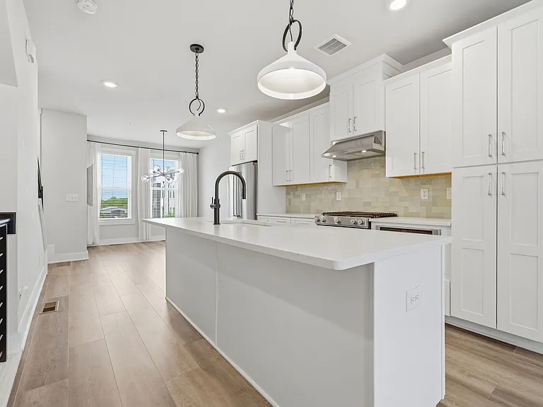 1737 Dunavant St — Photo 4