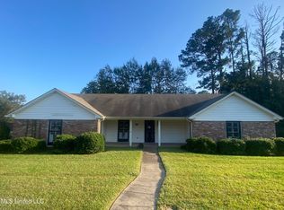 1701 Huntcliff Way, Clinton, MS 39056