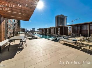 900 E 11th St #B, Austin, TX 78702