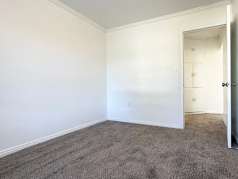 307 N 100 W — Photo 12