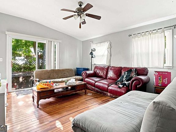 2nd image of 1039 Hampton St NW