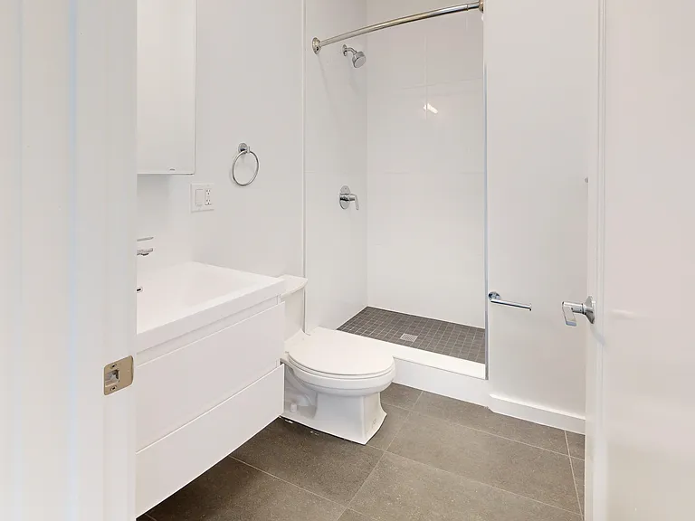 936 Hayes St #29 — Photo 13