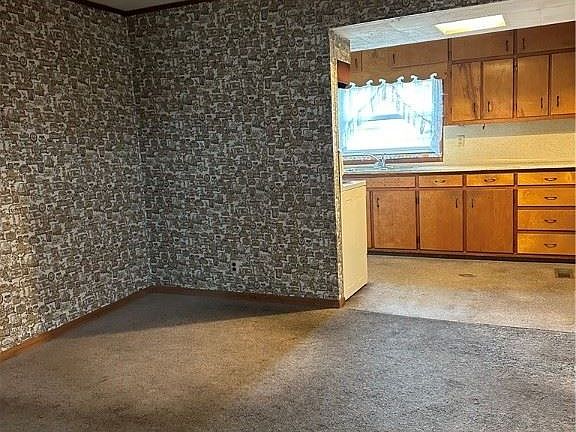 5th image of 1637 Byal Ave