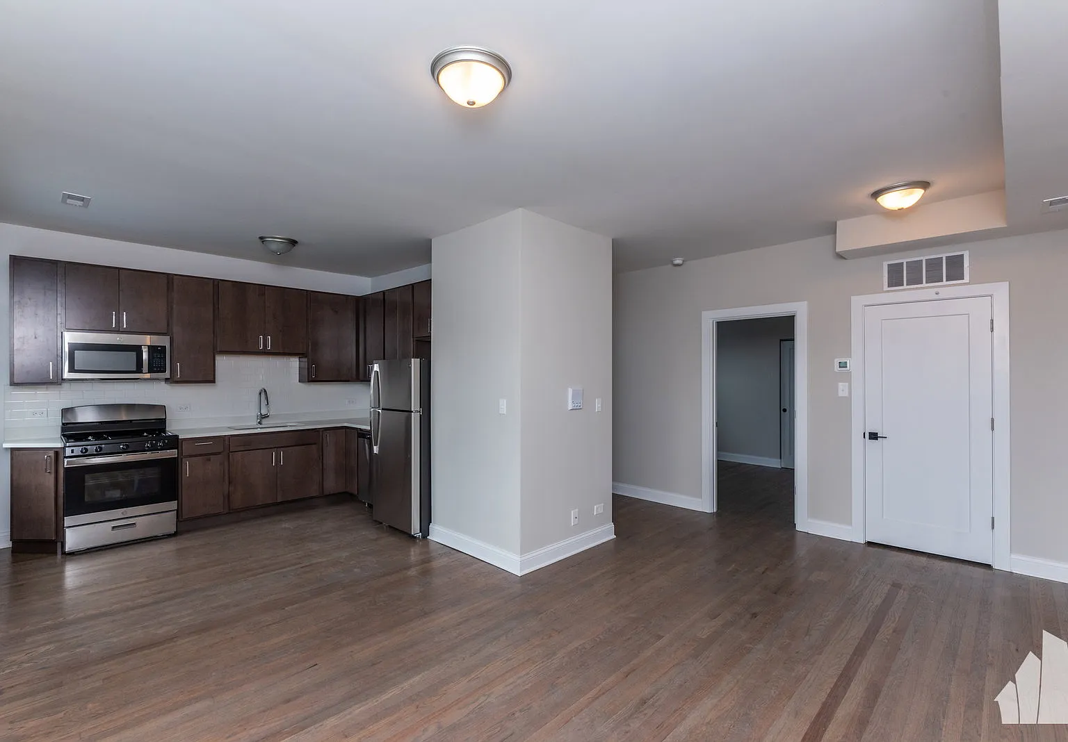1 bed, 1.0 bath, $2,195 — Photo 2