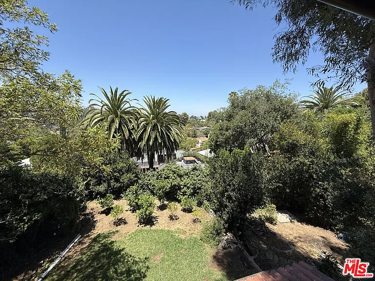 3475 N Knoll Dr — Photo 17