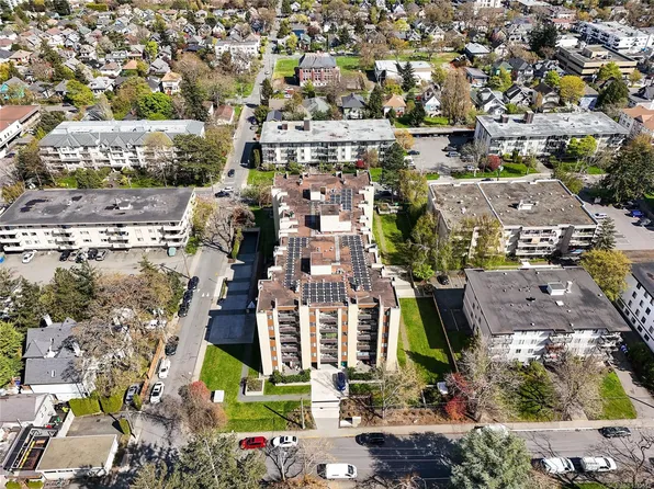 1745 Leighton Rd #611, Victoria, BC V8R 6R6