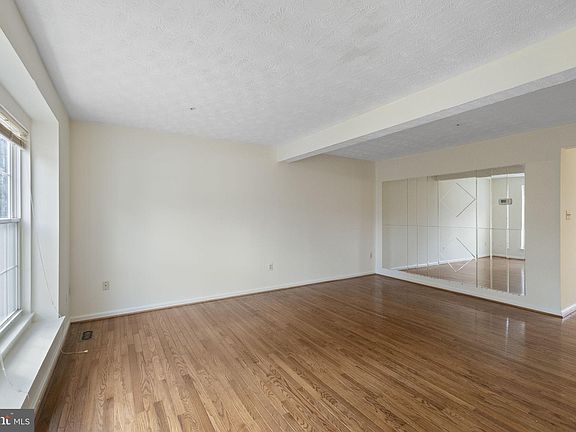 2nd image of 18600 Sunhaven Ct