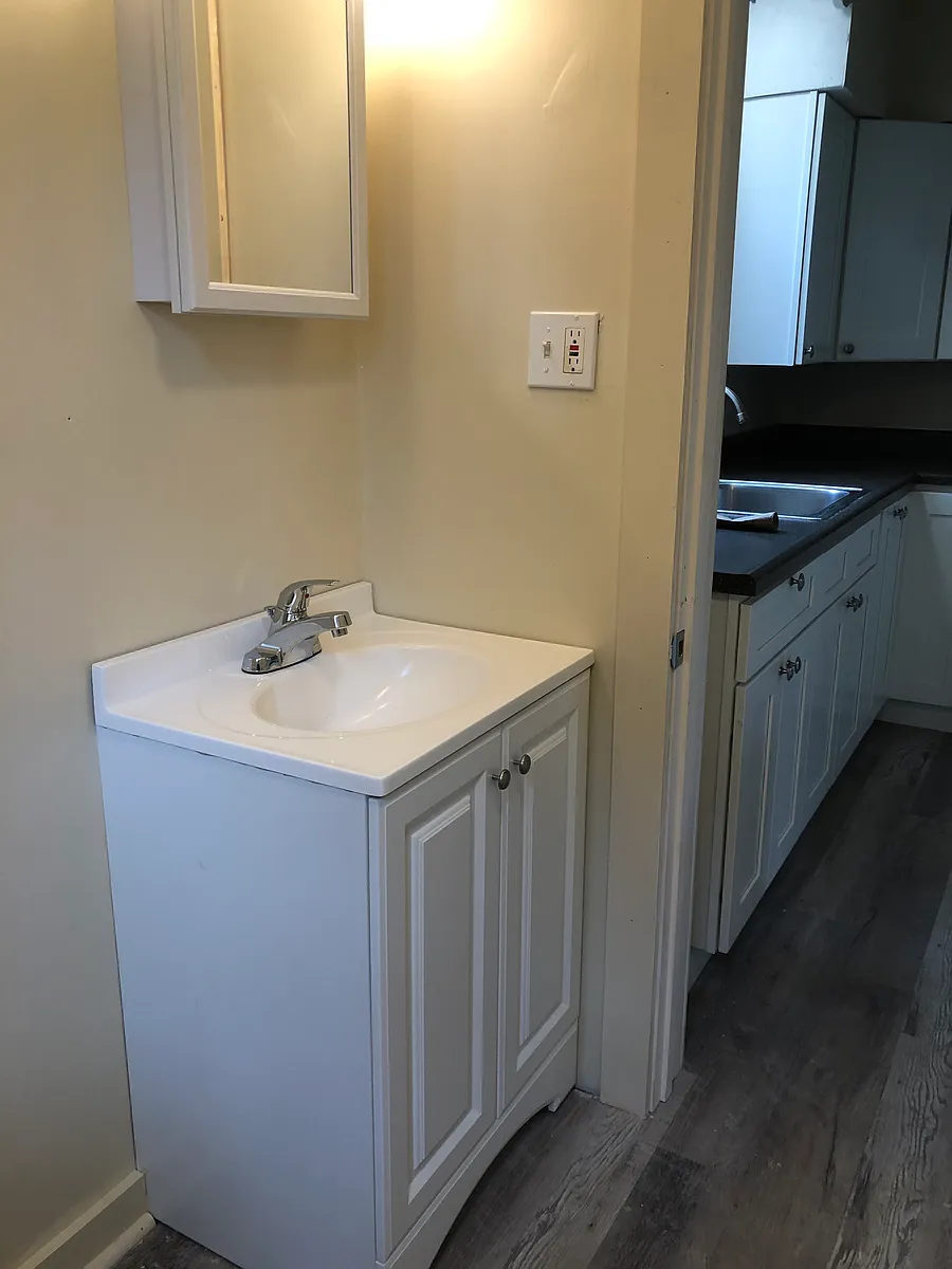 Building Photo - 429 Ash St #1