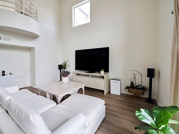 4th image of 1617 S Beverly Glen Blvd APT 303