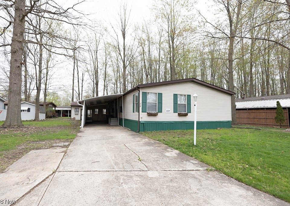 219 Twin Lakes Dr, Elyria, OH 44035 MLS 4454611 Zillow