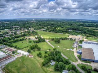 221 Maple St, Commerce, TX 75428
