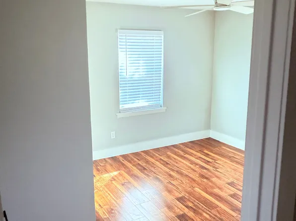 2019 N Main St, Bonham, TX 75418