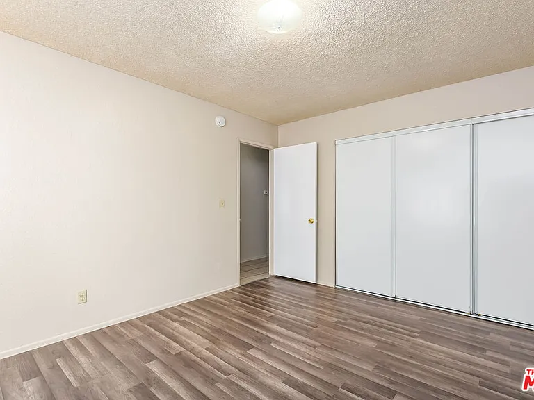 550 E Avenue H14 — Photo 6