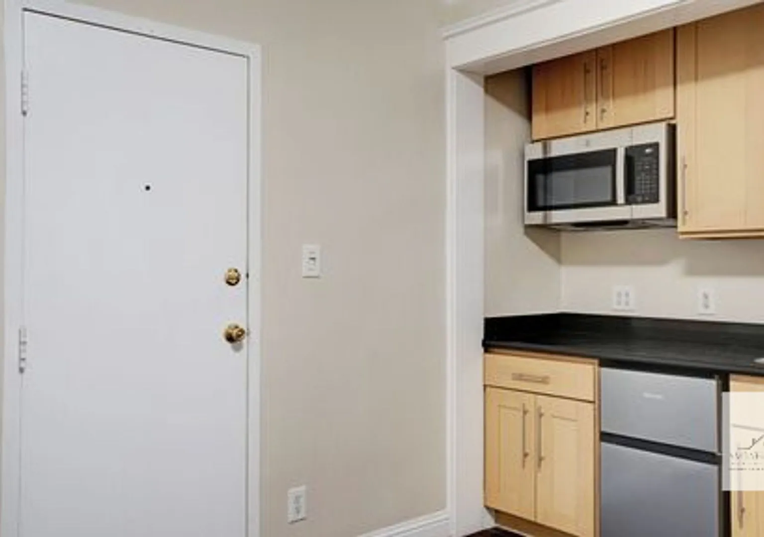 Taylor Street Apartments — Photo 2