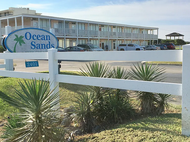 2401 W Fort Macon Rd — Photo 27