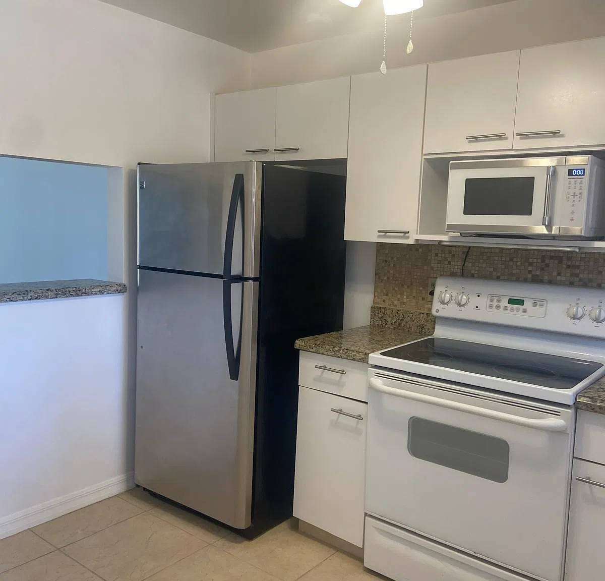 1 bed, 1.5 bath, 900 sqft, $1,500 — Photo 2