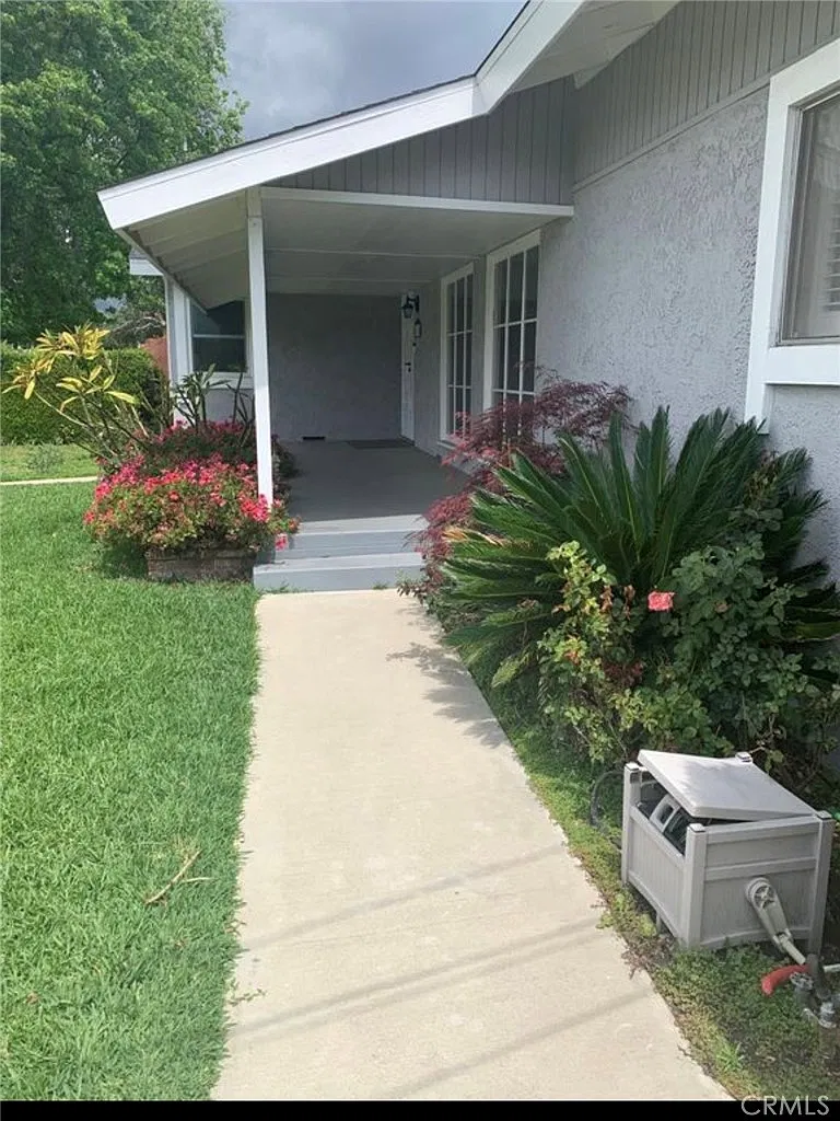 3 bed, 1432 sqft, $3,400 — Photo 2
