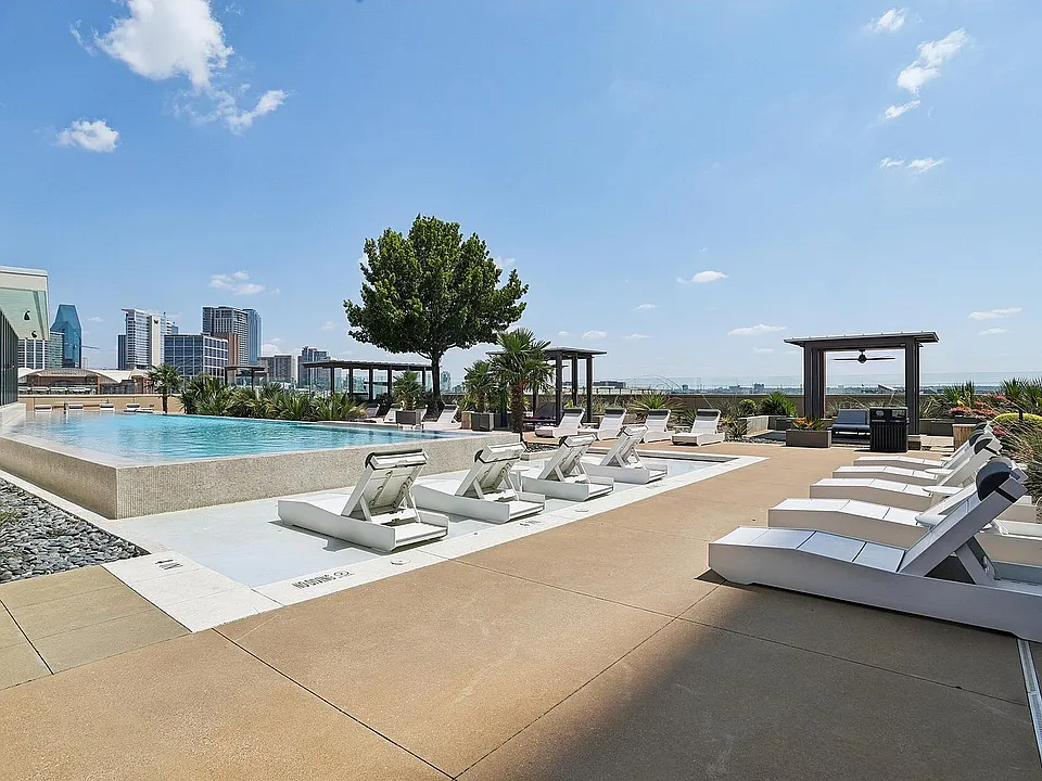 Luxurious Pool Deck