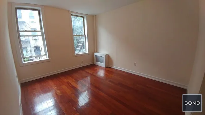 Rented by Bond New York | media 13