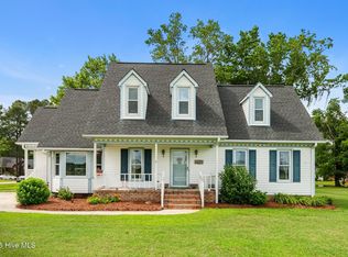 3389 Davie St, Winterville, NC 28590