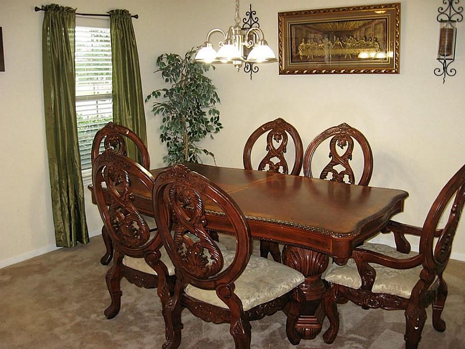 Enter to your formal dining room.