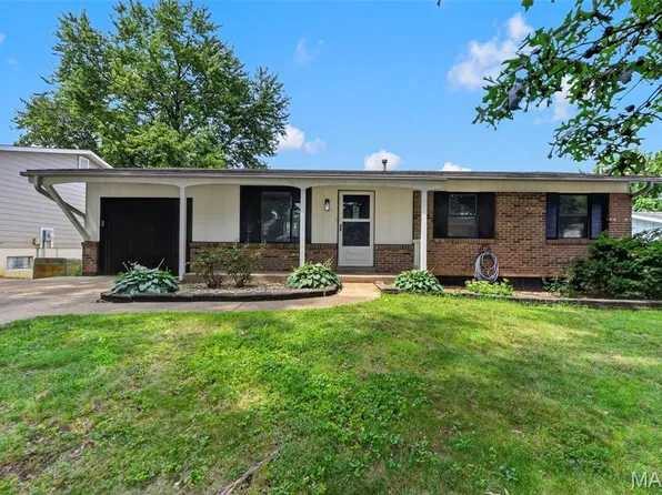 2693 Creekwood Manor Ln, Saint Louis, MO 63125