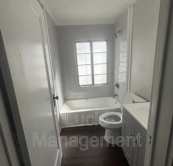 908 Longfield Ave — Photo 7