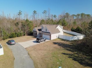 404 Stone Hawk Ln, New Bern, NC 28560