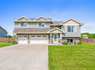 38006 Harvester Ave, North Branch, MN 55056