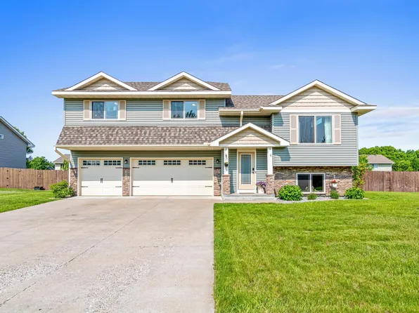 38006 Harvester Ave, North Branch, MN 55056