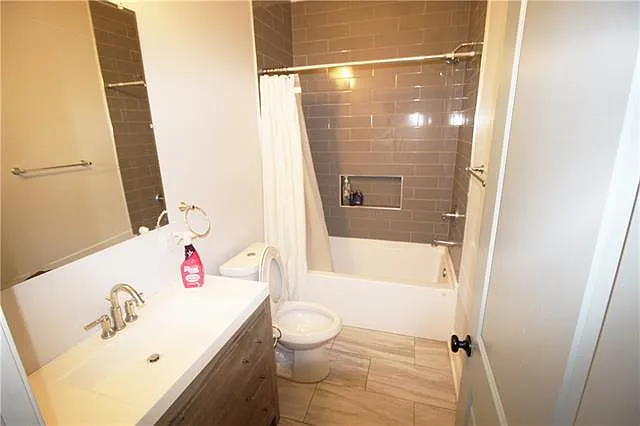 1225 Clouet St #1225 — Photo 7