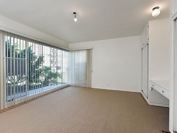5th image of 310 Mockingbird Ln APT A