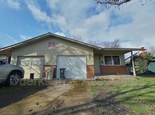 1762 NW Division St, Corvallis, OR 97330