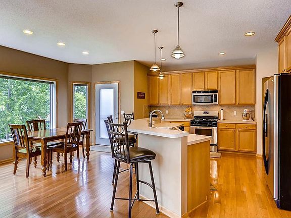 3rd image of 5740 Oregon Ct