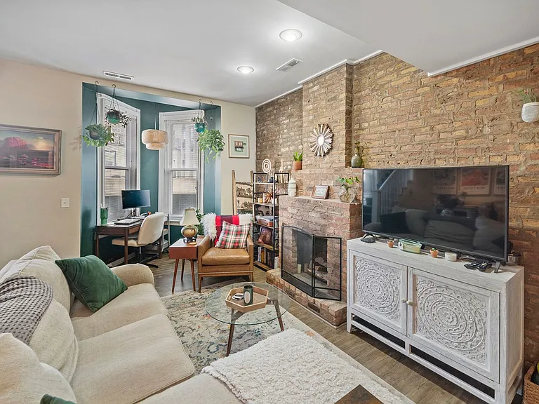 159 W Goethe St — Photo 20