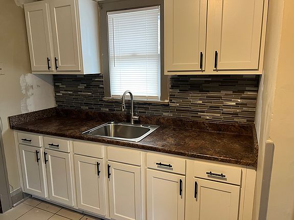 5th image of 742-744 Sheffield Ave NE #2