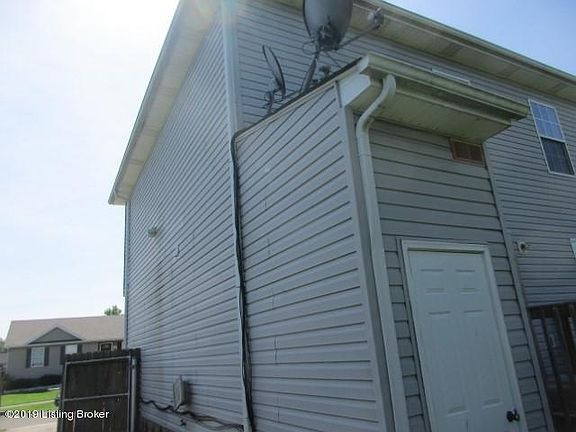 2nd image of 4939 Applegrove Ln