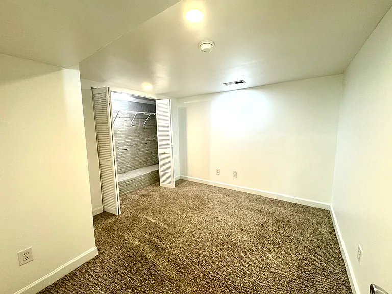 567 Whispering Hills Dr #B — Photo 19