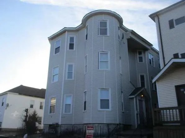 80 Dorchester St APT 3, Worcester, MA 01604