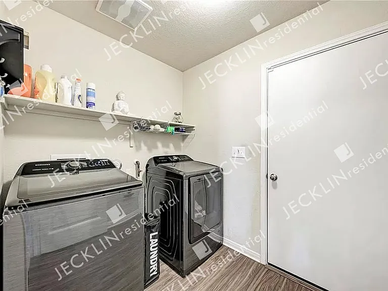 105 Kleberg Ct — Photo 23