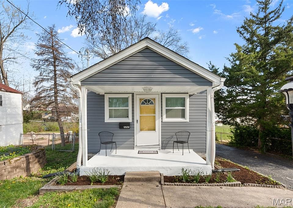 1st image of 9509 Trescott Ave