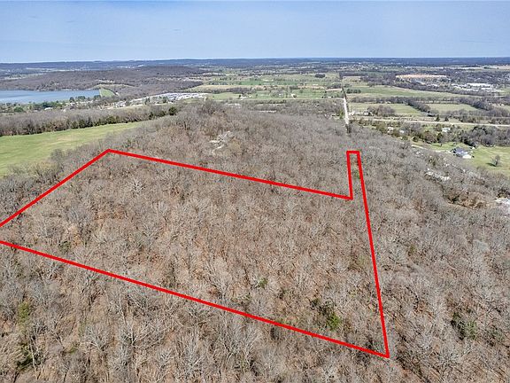 4th image of E Apple Hill Rd