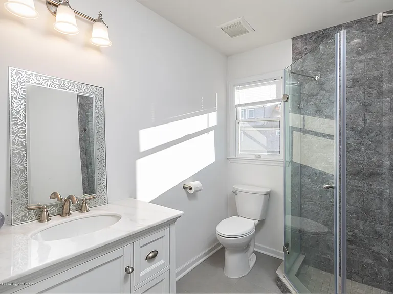 502 Sunset Blvd — Photo 23