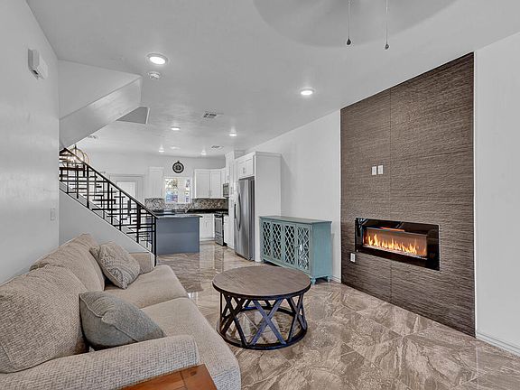 4th image of 6315 Escondido Dr #B