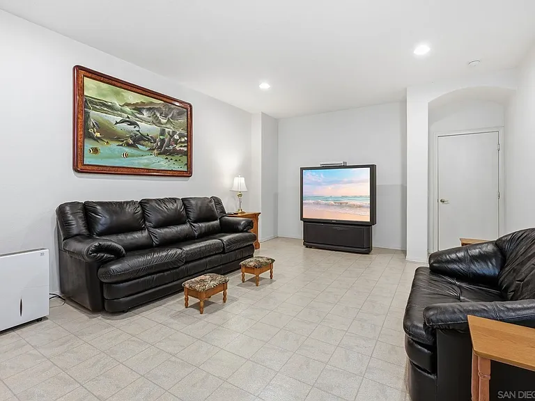 8010 Gilman Ct — Photo 28