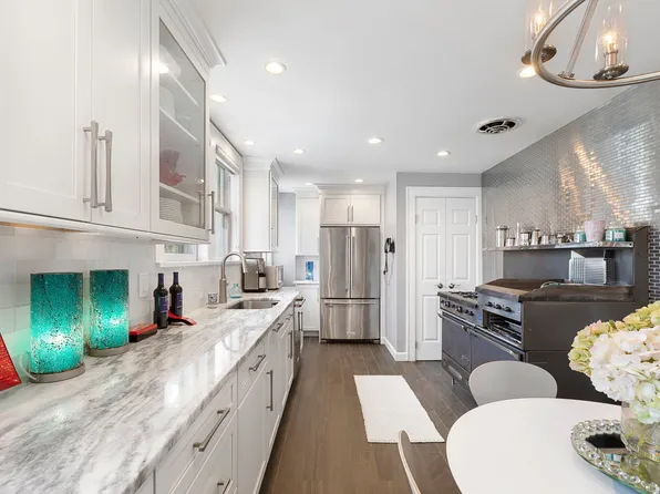 435 Knickerbocker Rd, Tenafly, NJ 07670