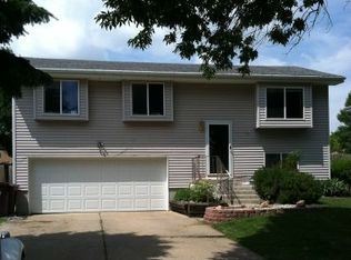 821 E 37th St, South Sioux City, NE 68776